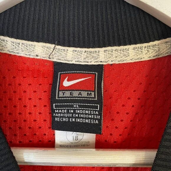 CLEARANCE - Vintage Nike Team Canada Youth Embroidered Jersey - Picture 5 of 5